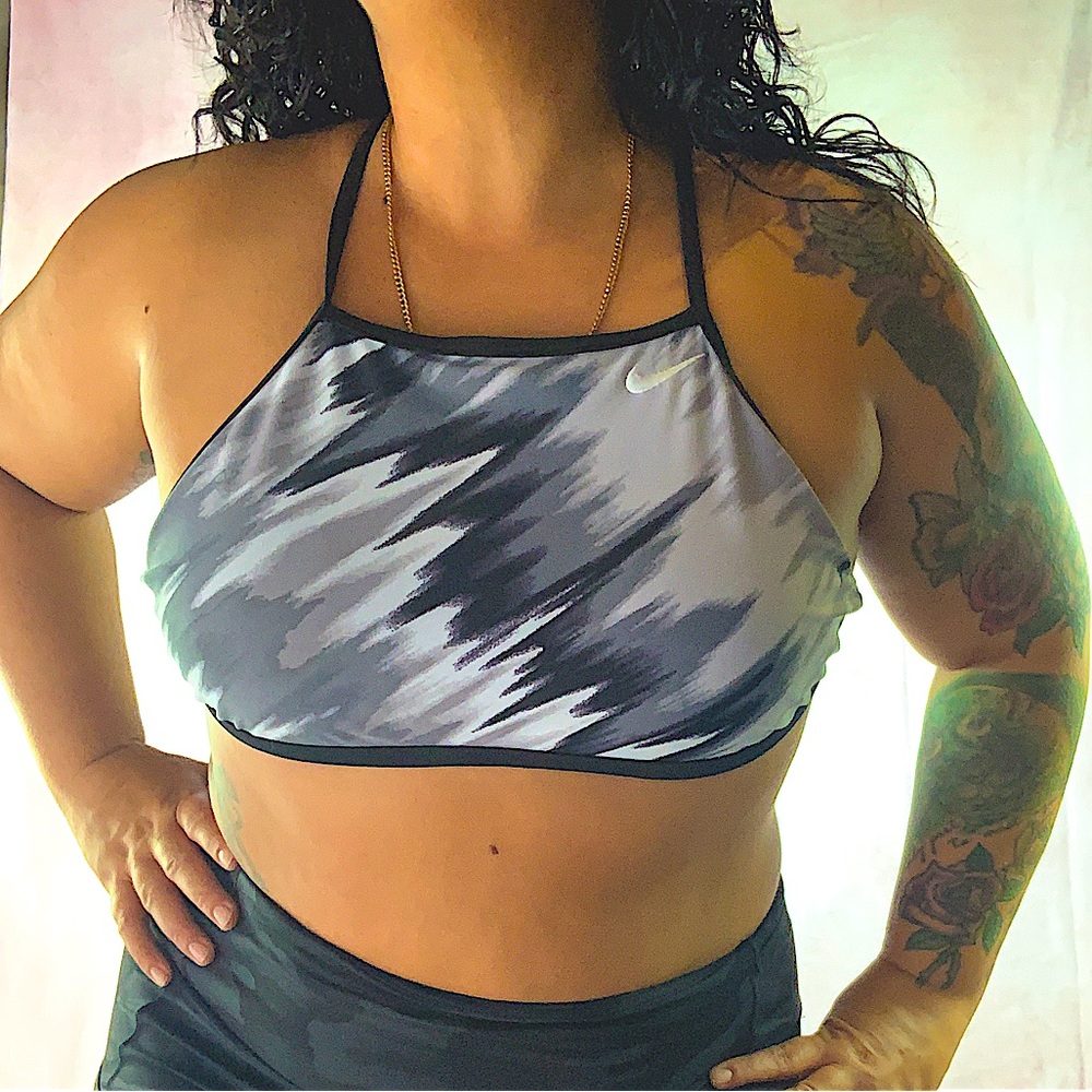 NIKE🖤🤍black,grey&white swish patterned halter tie up swim/bikini crop top